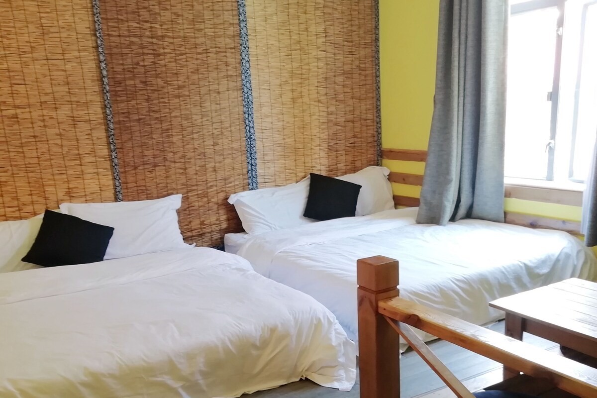 Elite-Zweibettzimmer | Verdunkelungsvorhänge, kostenloses WLAN