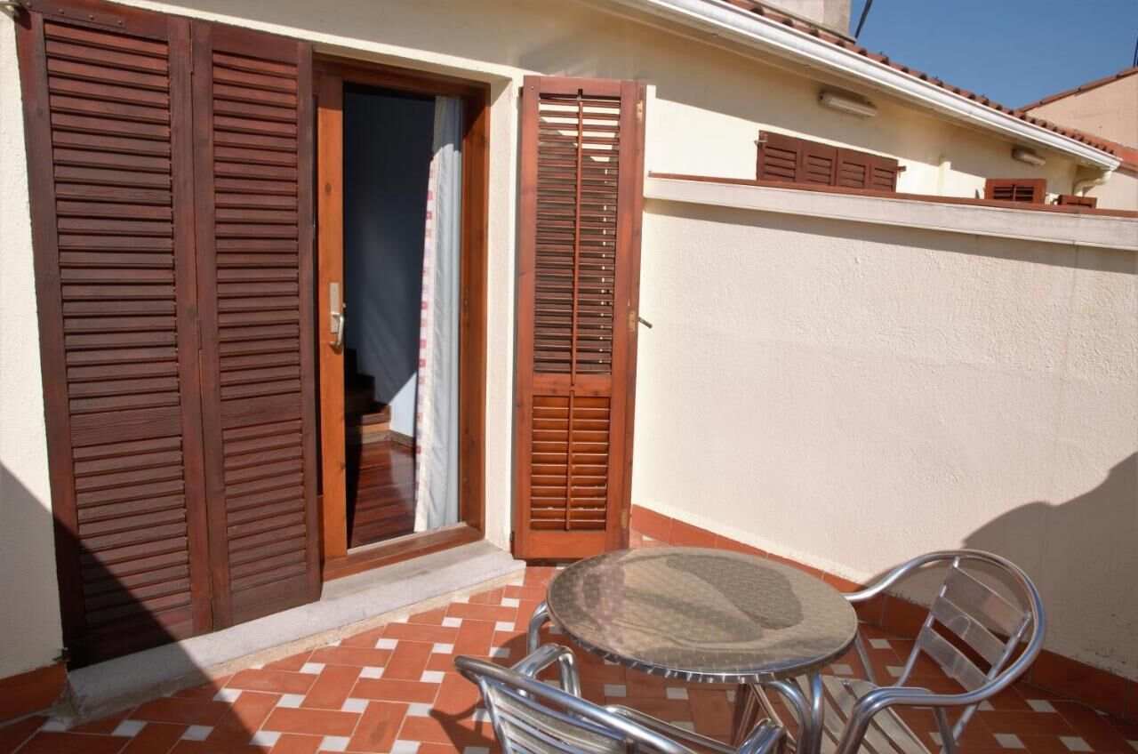 Free WiFi, bed sheets, wheelchair access