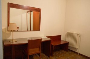 Cunas, wifi gratis, ropa de cama y acceso para silla de ruedas 