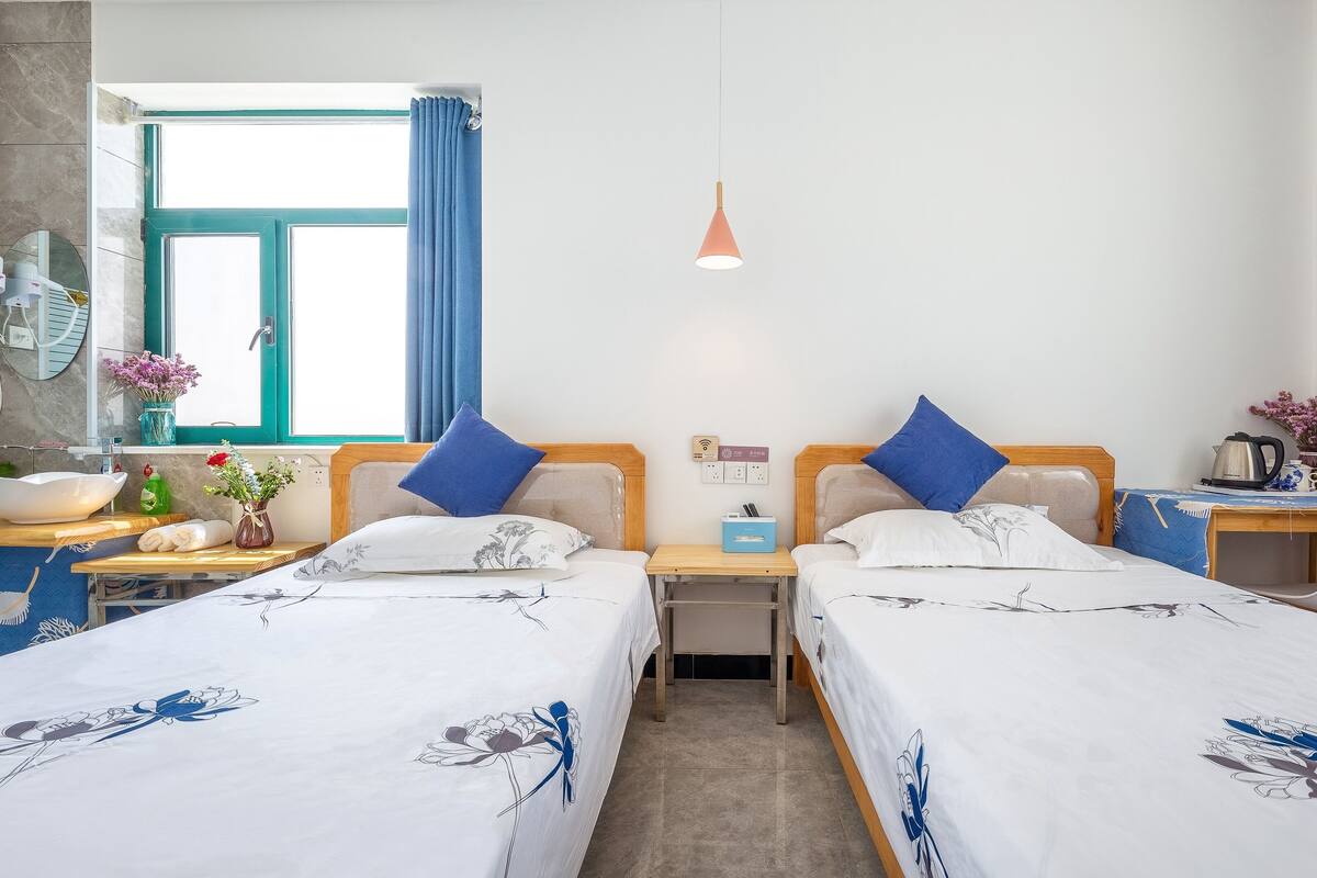 Signature-Zweibettzimmer | Schreibtisch, Verdunkelungsvorhänge, kostenloses WLAN