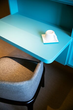 迷你吧、客房內保險箱、書桌、遮光布/窗簾