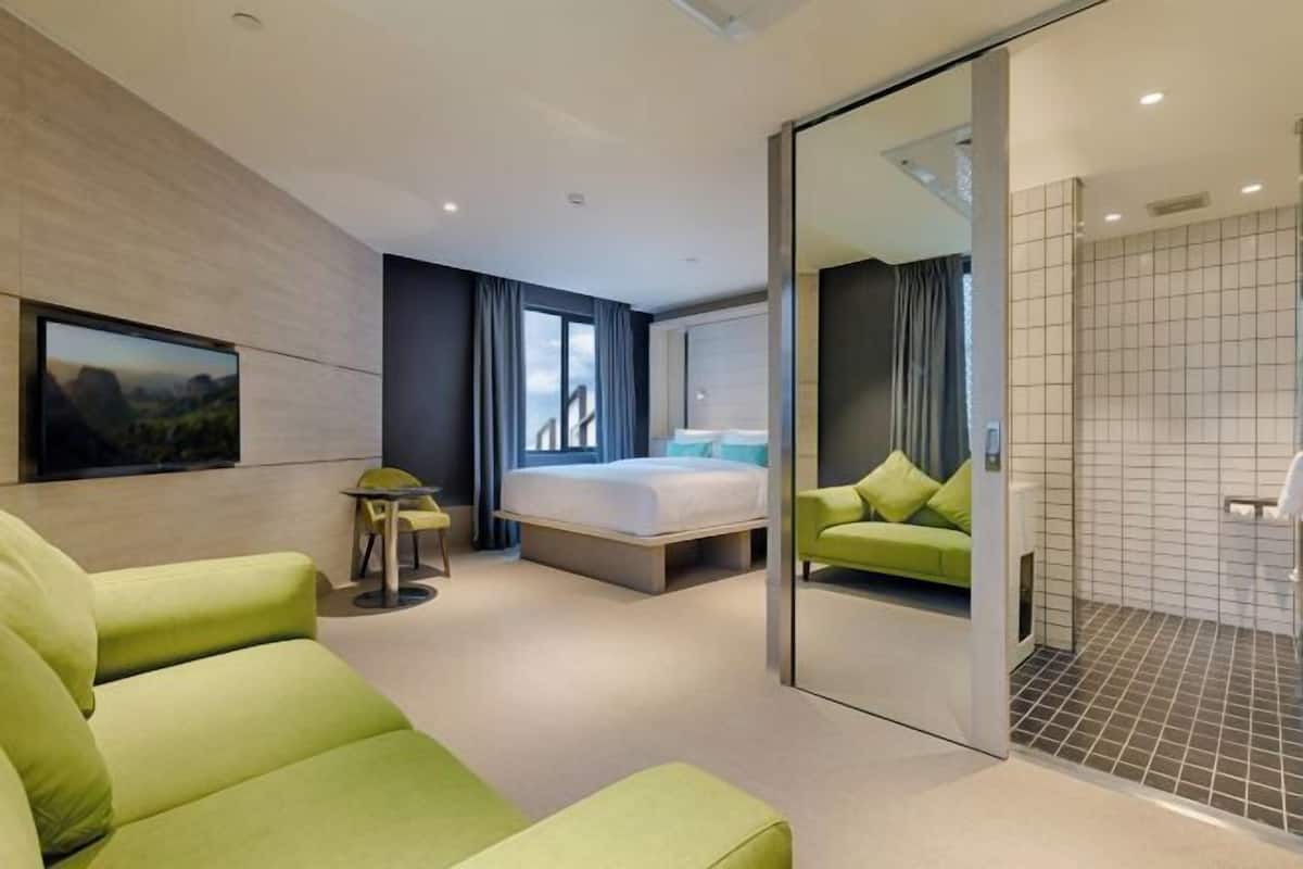 Minibar, in-room safe, desk, blackout curtains