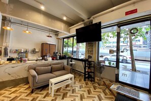 Interior detail - Lemon Siam Hostel (Bangkok)