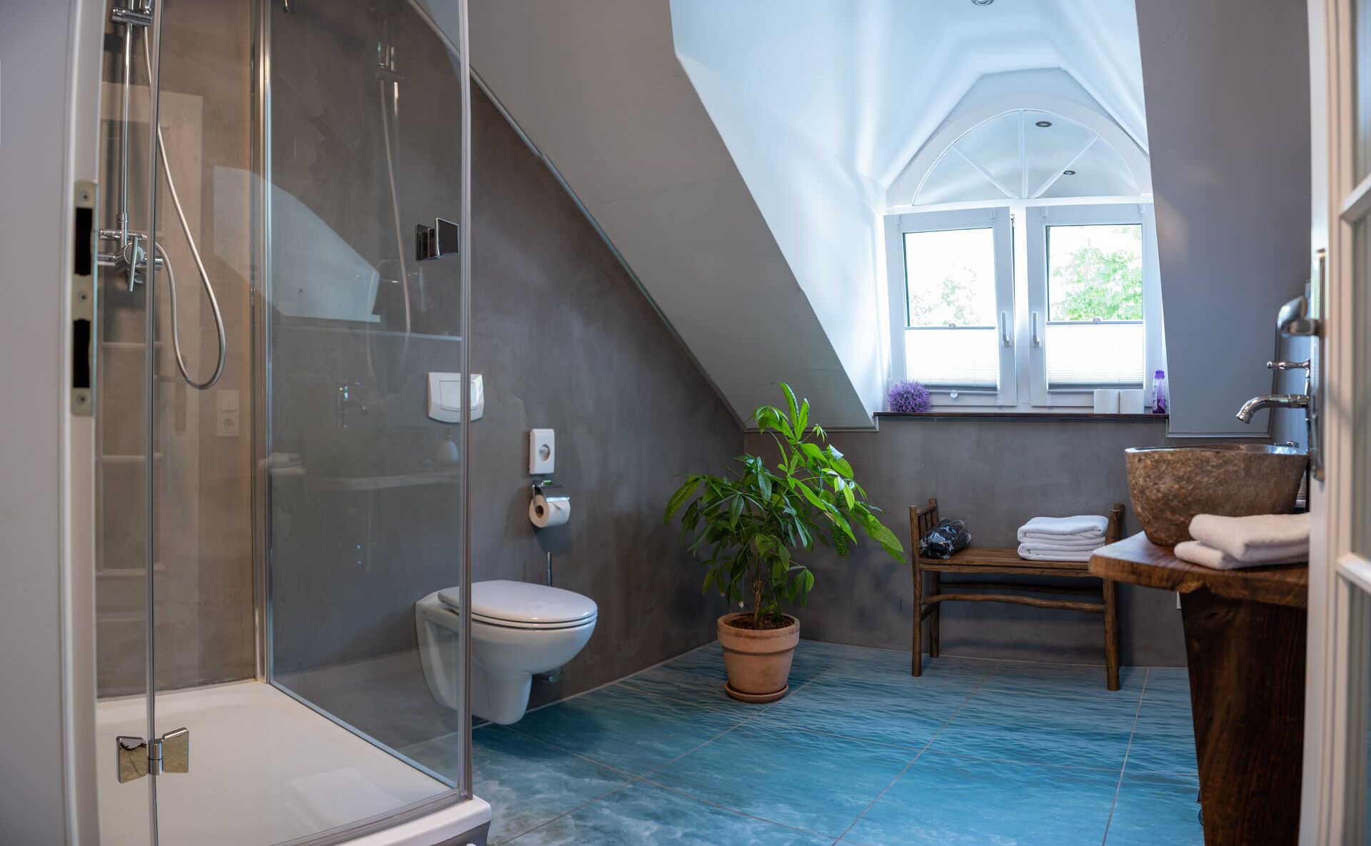 Appartamento (3) | Bagno | Doccia, soffione a pioggia, asciugacapelli, pantofole