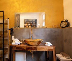 Basic Apartment | Bathroom sink