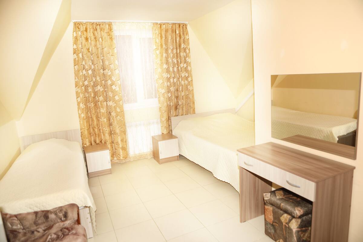 Kamar Basic | Setrika/meja setrika, Wi-Fi gratis, dan seprai linen