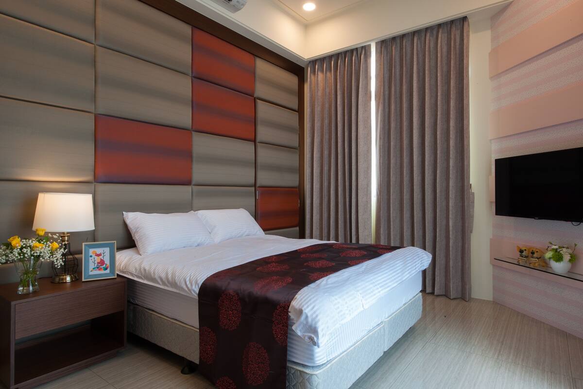 Habitación doble estándar | Escritorio, cortinas blackout y ropa de cama