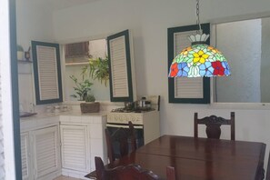 Apartment (2 Bedrooms) | Private kitchen | Fridge, oven, stovetop, coffee/tea maker