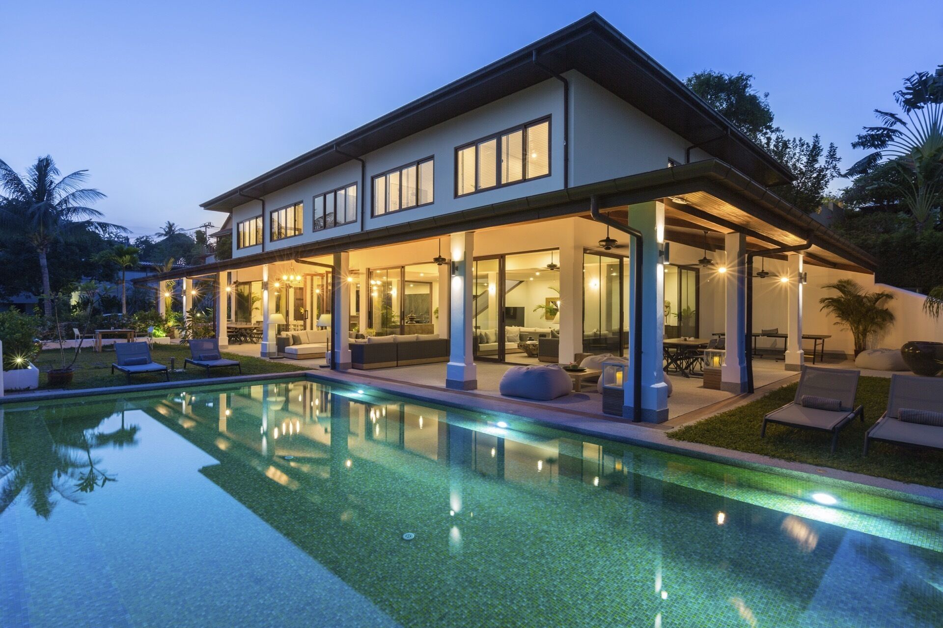 Außenpool, Liegestühle