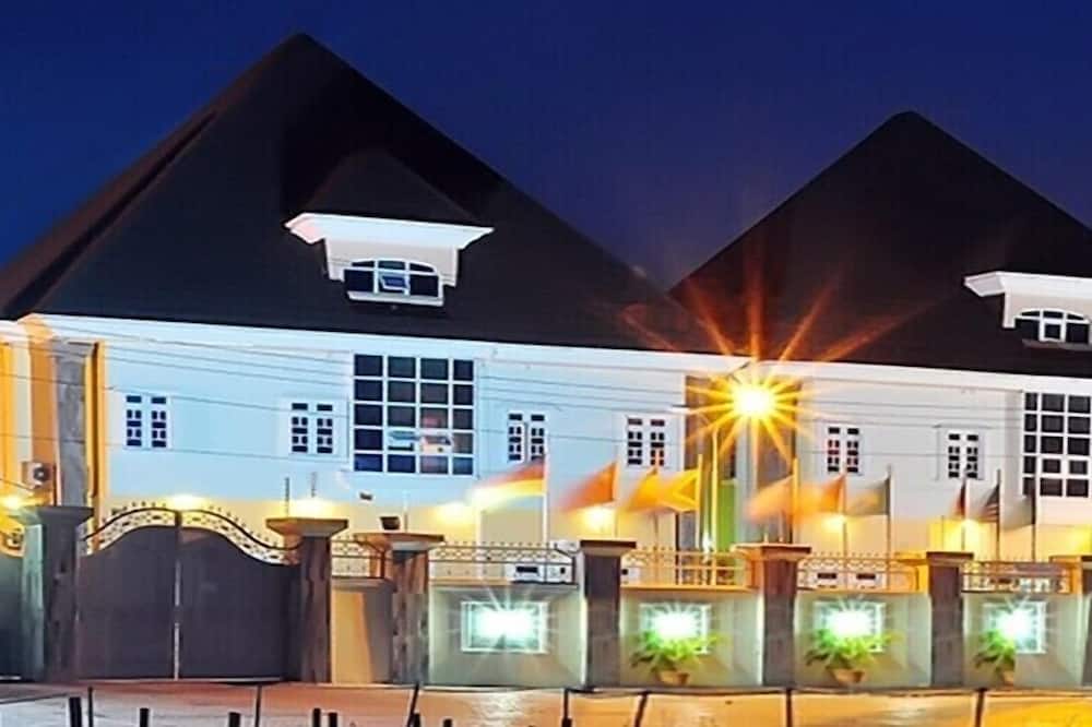 Brighams Suites