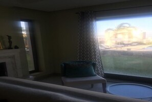 Vila | Area keluarga | TV LCD dan perapian