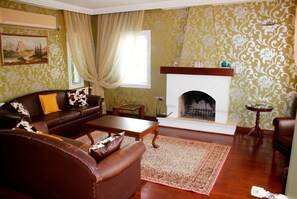 วิลล่า | ห้องนั่งเล่น | ทีวีจอแอลซีดี