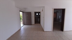 Unclassified image, 3 of 14, button - BO024 Bodrum (Bodrum)