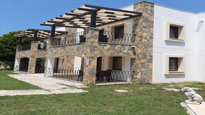 Unclassified image, 4 of 14, button - BO024 Bodrum (Bodrum)