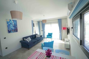 Villa | Wohnbereich | LCD-Fernseher