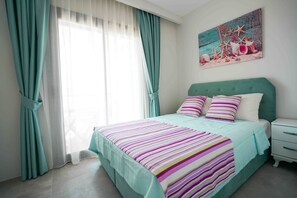 Vila | 1 quarto, escrivaninha, espaço de trabalho para notebook, roupa de cama