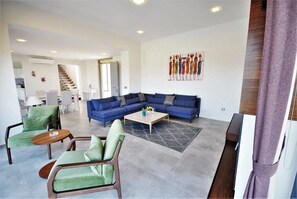 Villa | Living room | LCD TV - BO036 Bodrum (Bodrum)