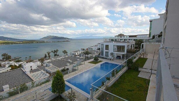 Unclassified image, 1 of 11, button - BO039 Bodrum (Bodrum)