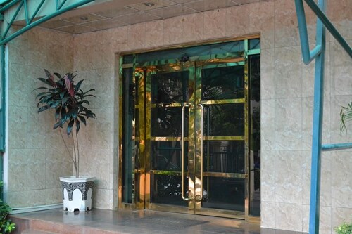 Gracious Hotel