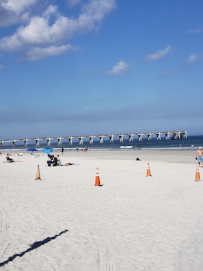 Beach nearby, sun-loungers, beach towels