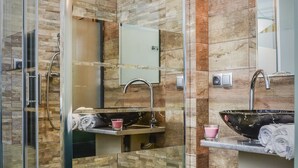 Deluxe Double Room | Bathroom - Apartamenty Na Fali (Gdynia)