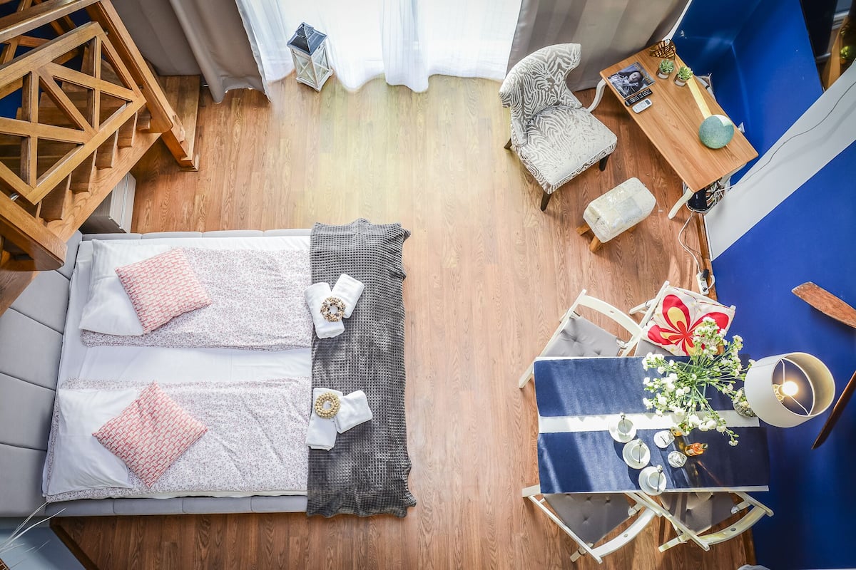 Departamento superior, sauna | 1 habitación, escritorio, insonorización y wifi gratis