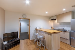 Apartment, 2 Bedrooms | Living area | Flat-screen TV, Netflix - Cisco Moon (Kutchan)