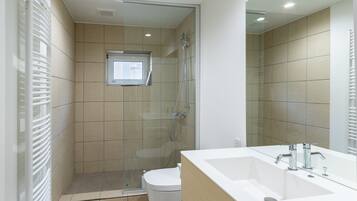 Apartment, 2 Bedrooms | Bathroom | Combined shower/tub, hair dryer, bidet, towels