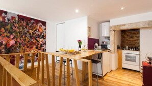 Apartment, 1 Bedroom, City View (12) | Private kitchen | Fridge, oven, stovetop, dishwasher - Lisboa Castelo (Lisbon)