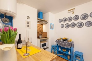 Studio, City View (11) | Private kitchenette