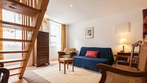 Apartment, 1 Bedroom, City View (12) | Living room - Lisboa Castelo (Lisbon)