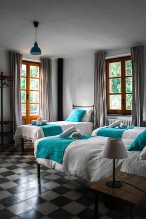 ห้องทริปเปิล, ห้องน้ำรวม (Blu) | Wi-Fi ฟรี