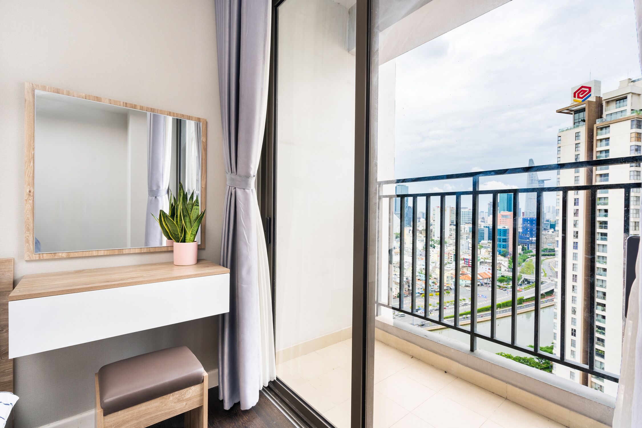 Grand-Apartment, 2 Schlafzimmer | Pillowtop-Betten, individuell eingerichtet, schallisolierte Zimmer