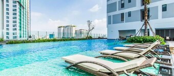 SAIGON 9 - Rivergate Residence Infinity Pool