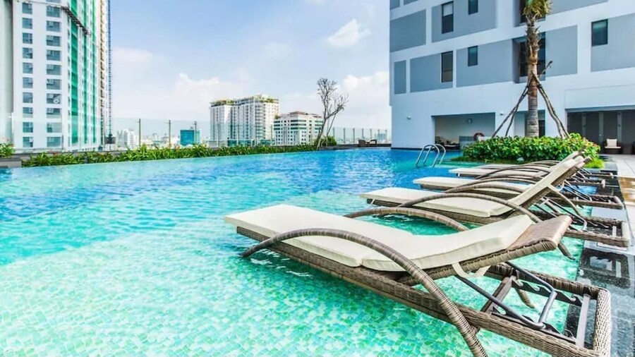 SAIGON 9 - Rivergate Residence Infinity Pool