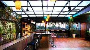 Bar (on property) - Siem Reap City Angkor Boutique (Siem Reap)