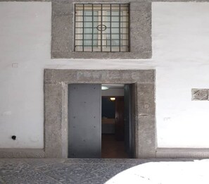 Exterior detail - ...................... (Napoli)