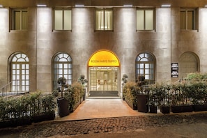 Façade de l’hébergement - soirée/nuit