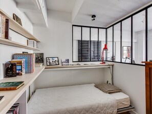 2 bedrooms, iron/ironing board, Internet, bed sheets - Lovely flat with terrace (Paris)