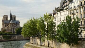 2 chambres, fer et planche à repasser, accès Internet, draps fournis