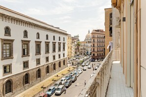 Balcony - Napoli Suite Caravaggio Apartment (Naples)