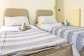 Apartment, 4 Bedrooms - Salvator Rosa Metro Station Flat (Naples)
