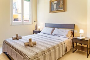 Apartment, 4 Schlafzimmer | 4 Schlafzimmer, Bügeleisen/Bügelbrett, kostenloses WLAN, Bettwäsche