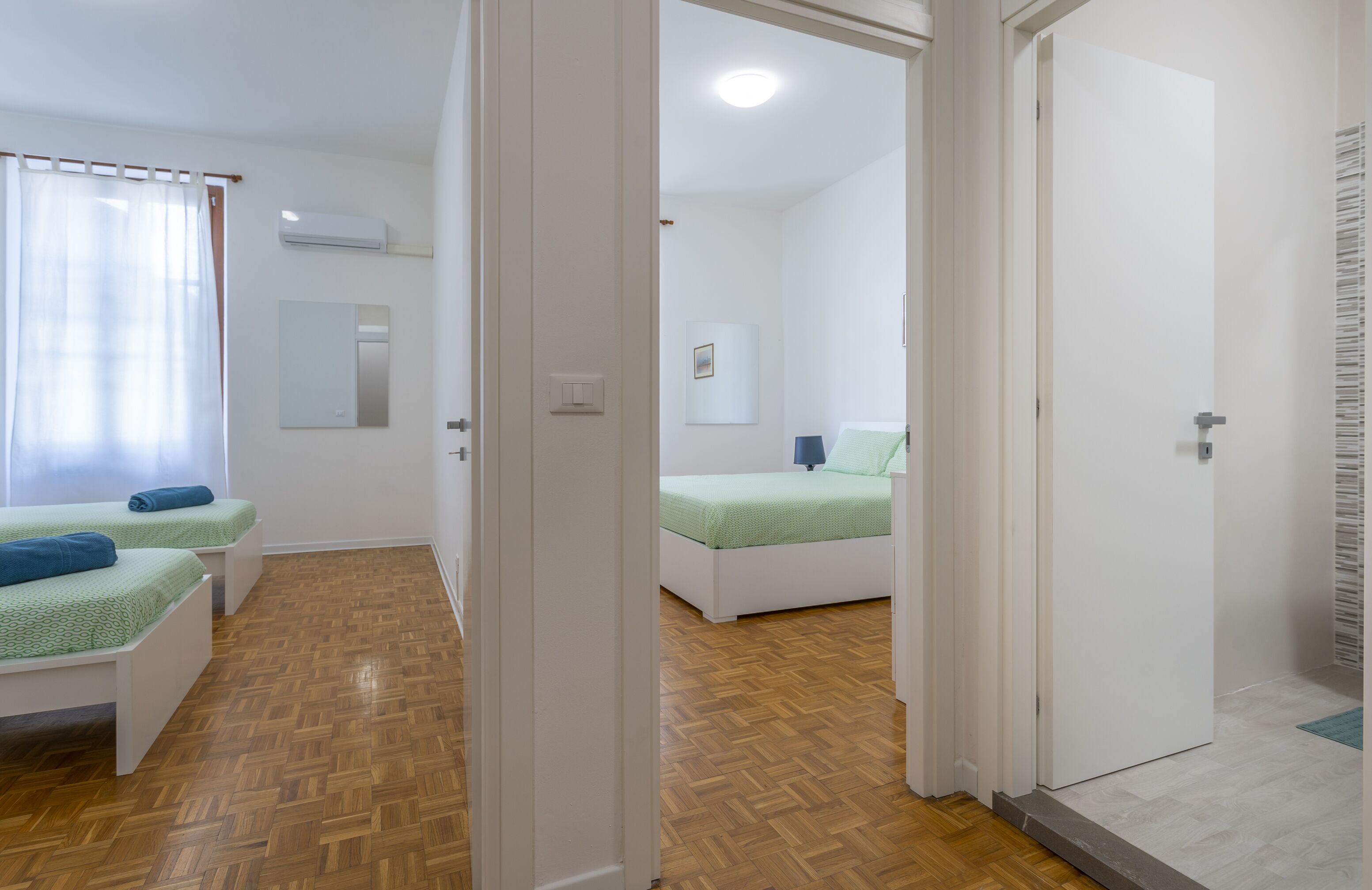 2 bedrooms, iron/ironing board, bed sheets