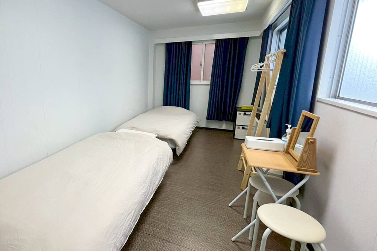 Private Twin Room, Non Smoking, Shared bathroom | Free WiFi, bed sheets