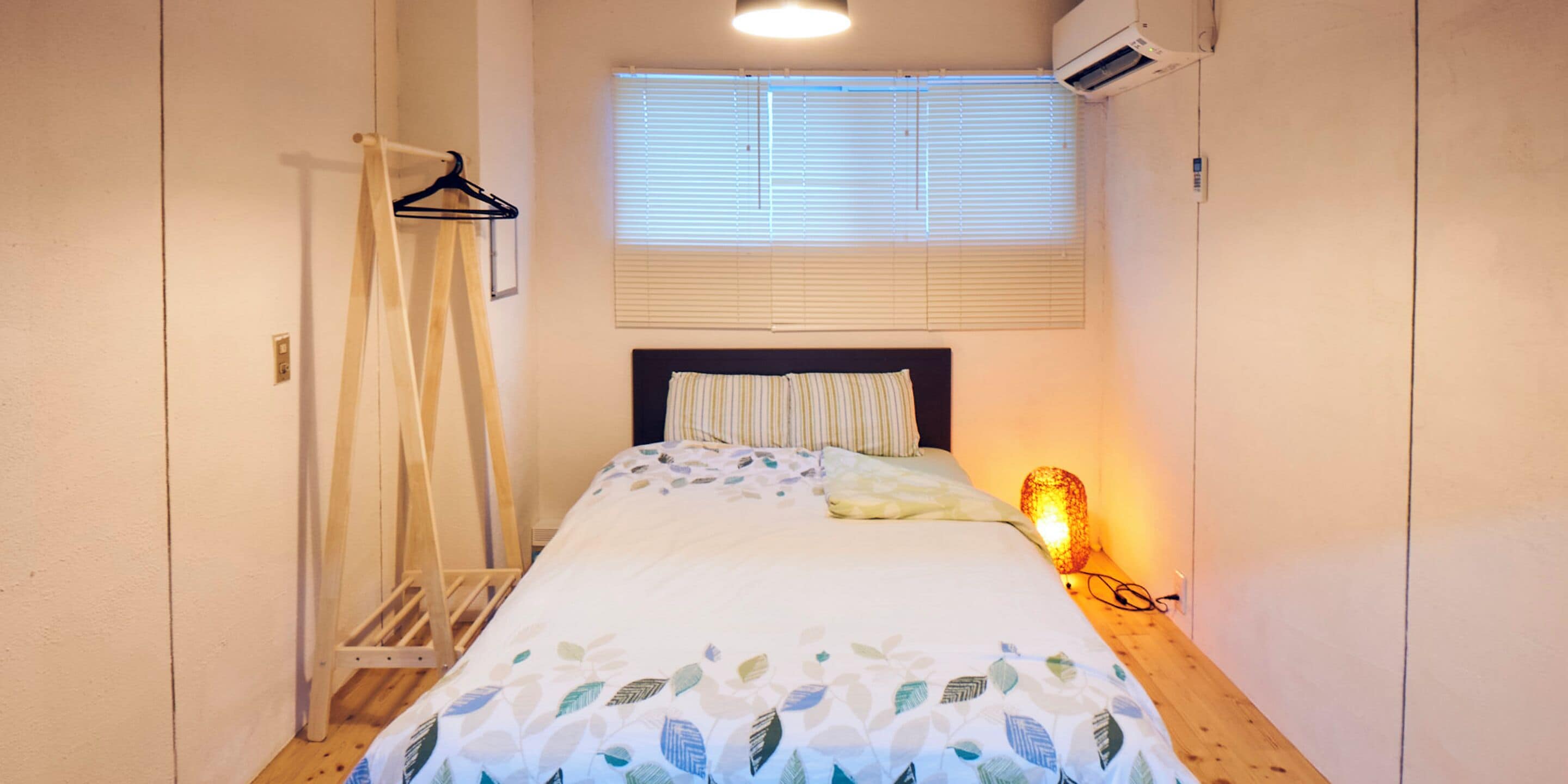 [個室] 禁煙 ダブル　シャワー・トイレ共同 | WiFi (無料)、ベッドシーツ