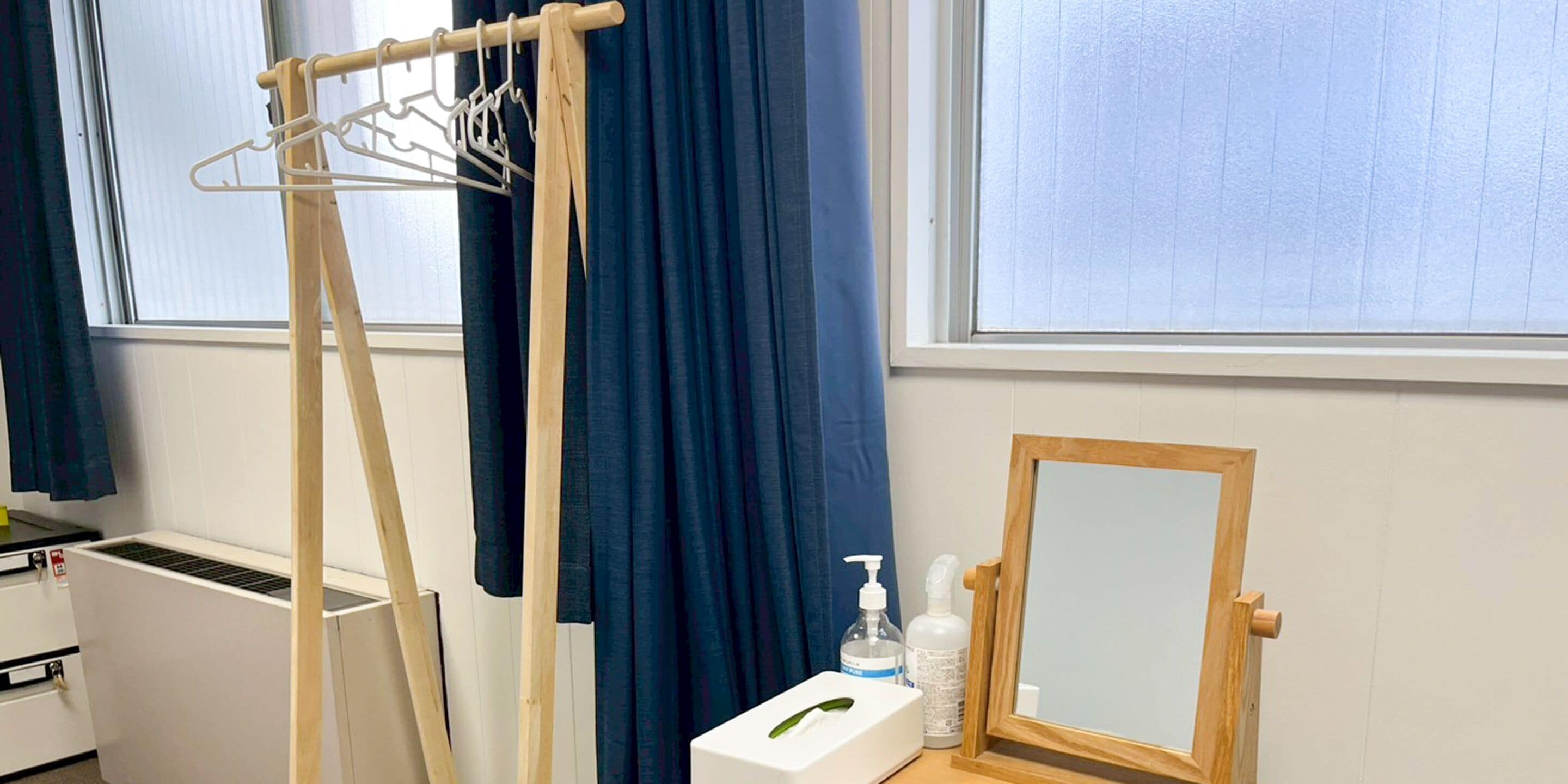 Habitación con 2 camas individuales, para no fumadores, baño compartido | Wifi gratis y ropa de cama 