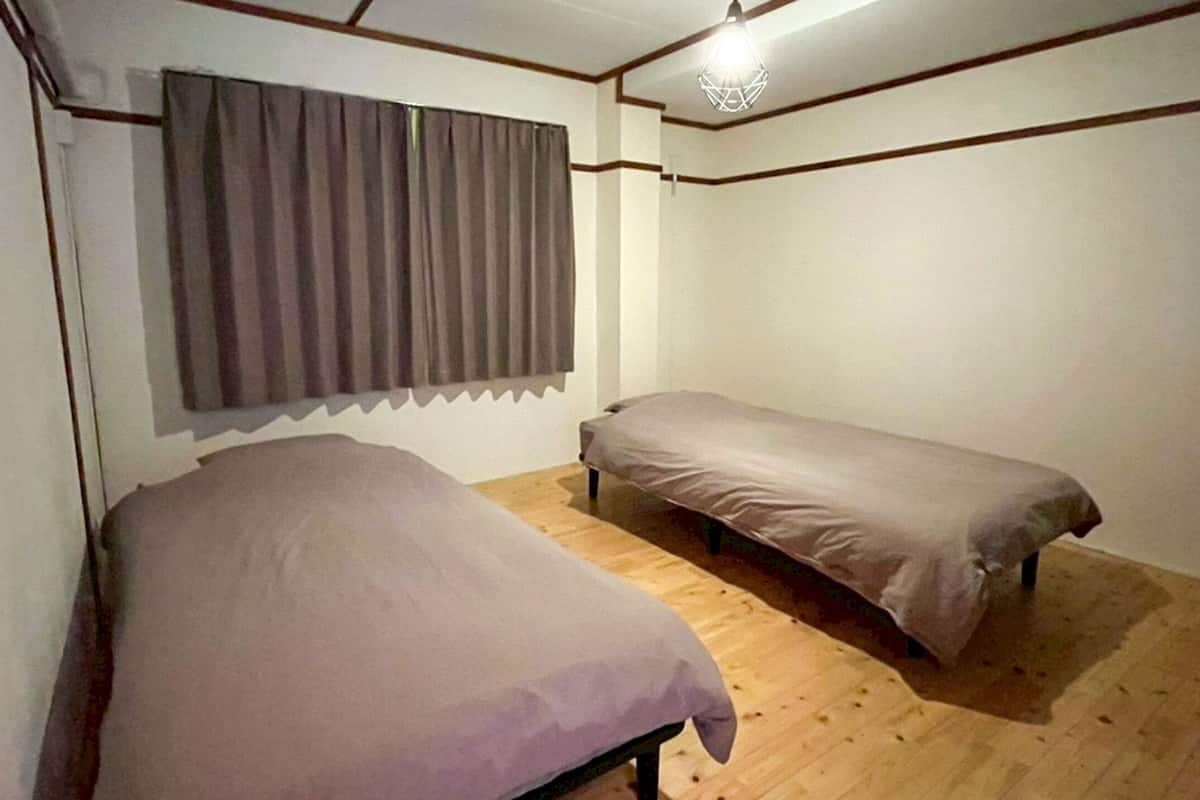 204 Private Twin Room, Non Smoking, Shared bathroom | WiFi (free), bed sheets