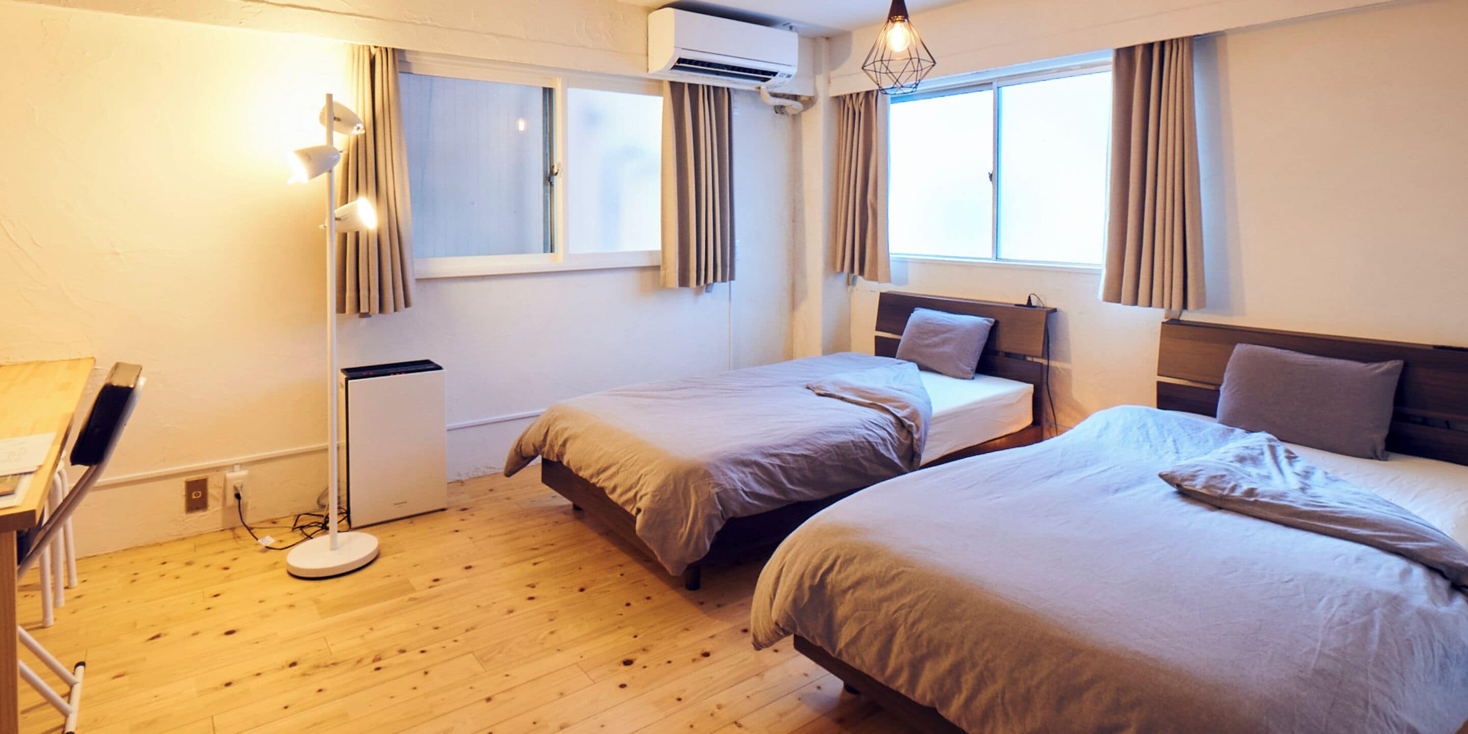 WiFi (無料)、ベッドシーツ