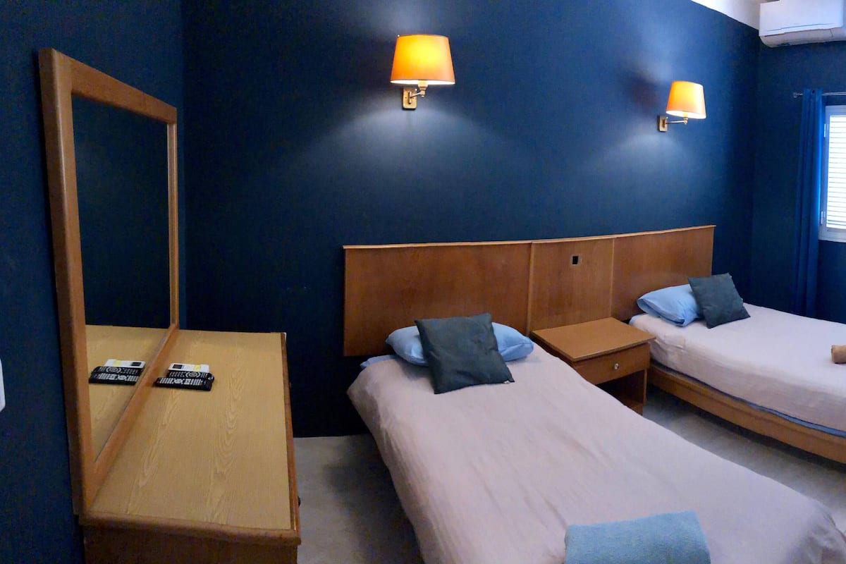 Habitación triple básica | Escritorio y wifi gratis